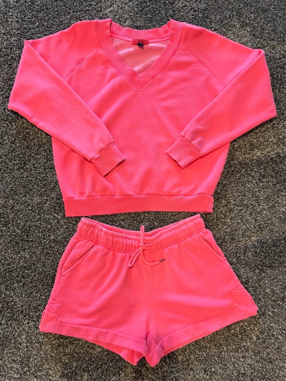 Universal Thread Women’s Pink Sweatshirt & Shorts Set Size Medium